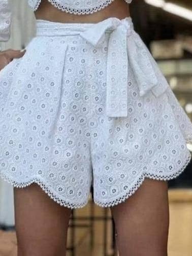 Ausschnitt-Schnürshorts für den Großhandel von VividLux