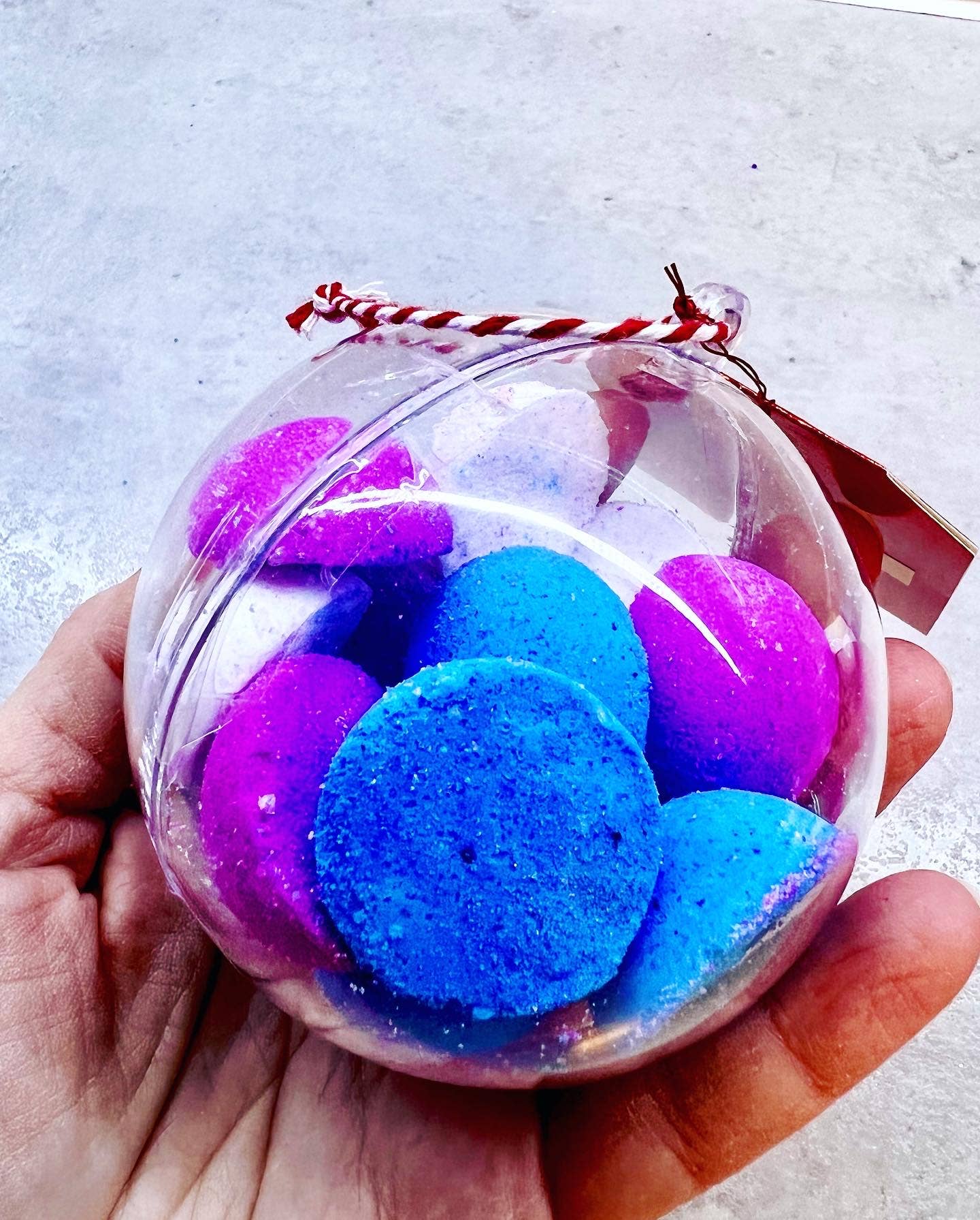 Unique creations soap company – wholesale Bath bomb/fizz – BATH BOMB CONFETTI0