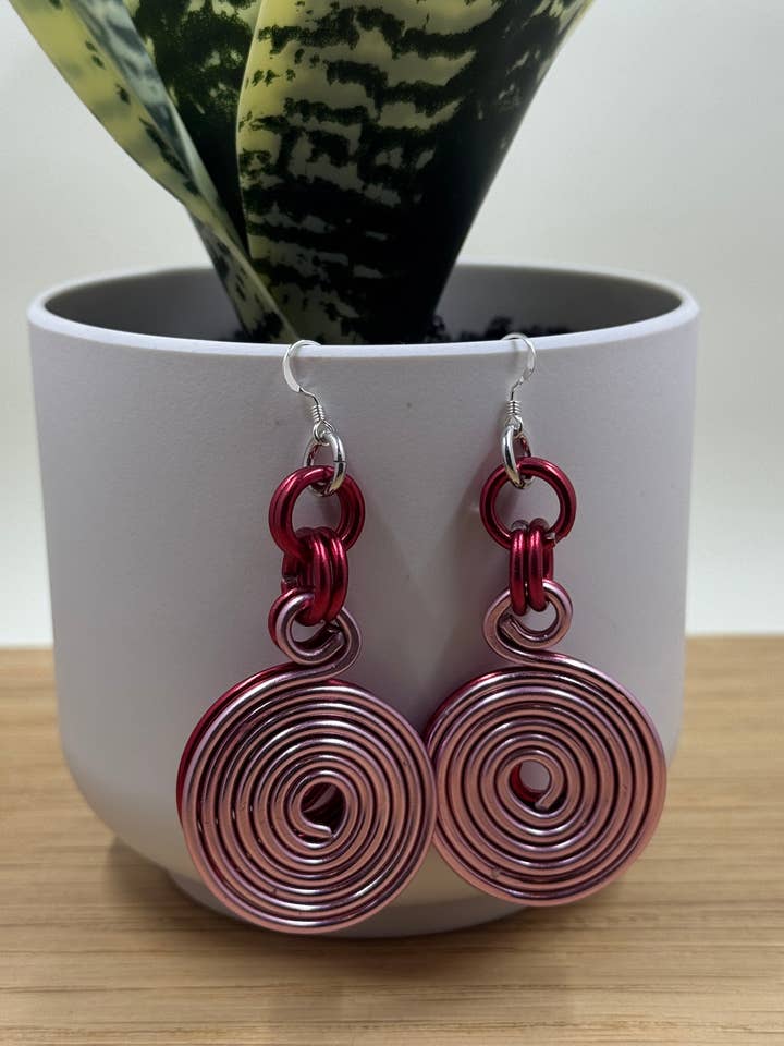 Rosa och röda dubbla skivörhängen med örtrådar i sterlingsilver för wholesale av Jewelry With Me