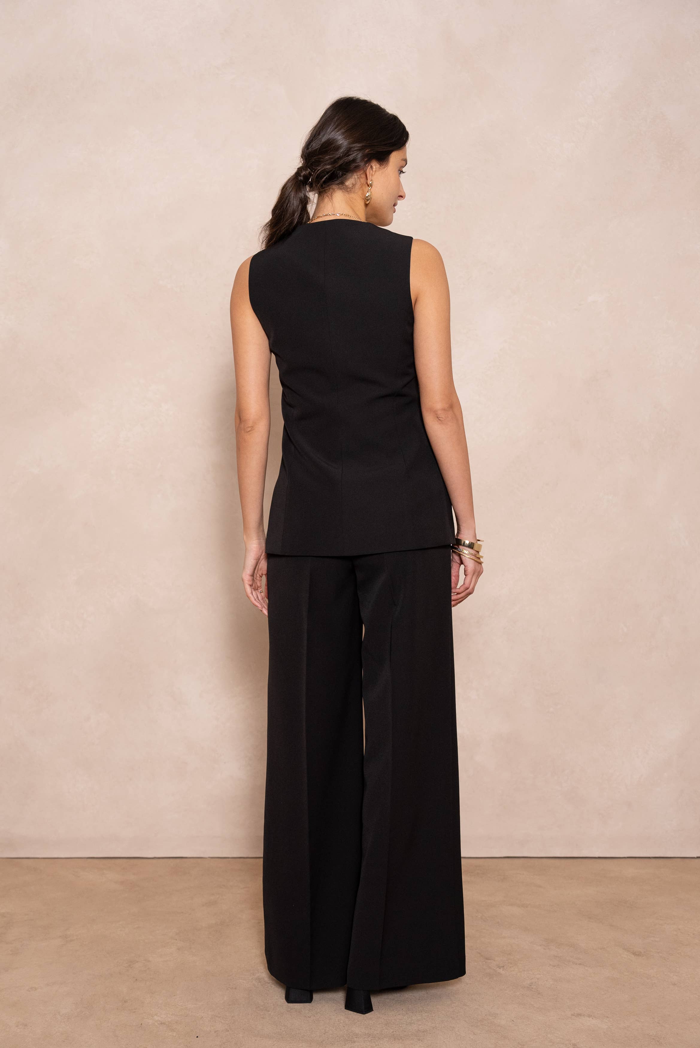 Attentif Paris - Wholesale Suit Vest - Women's - [Timeless] Long sleeveless vest with textured gold buttons15