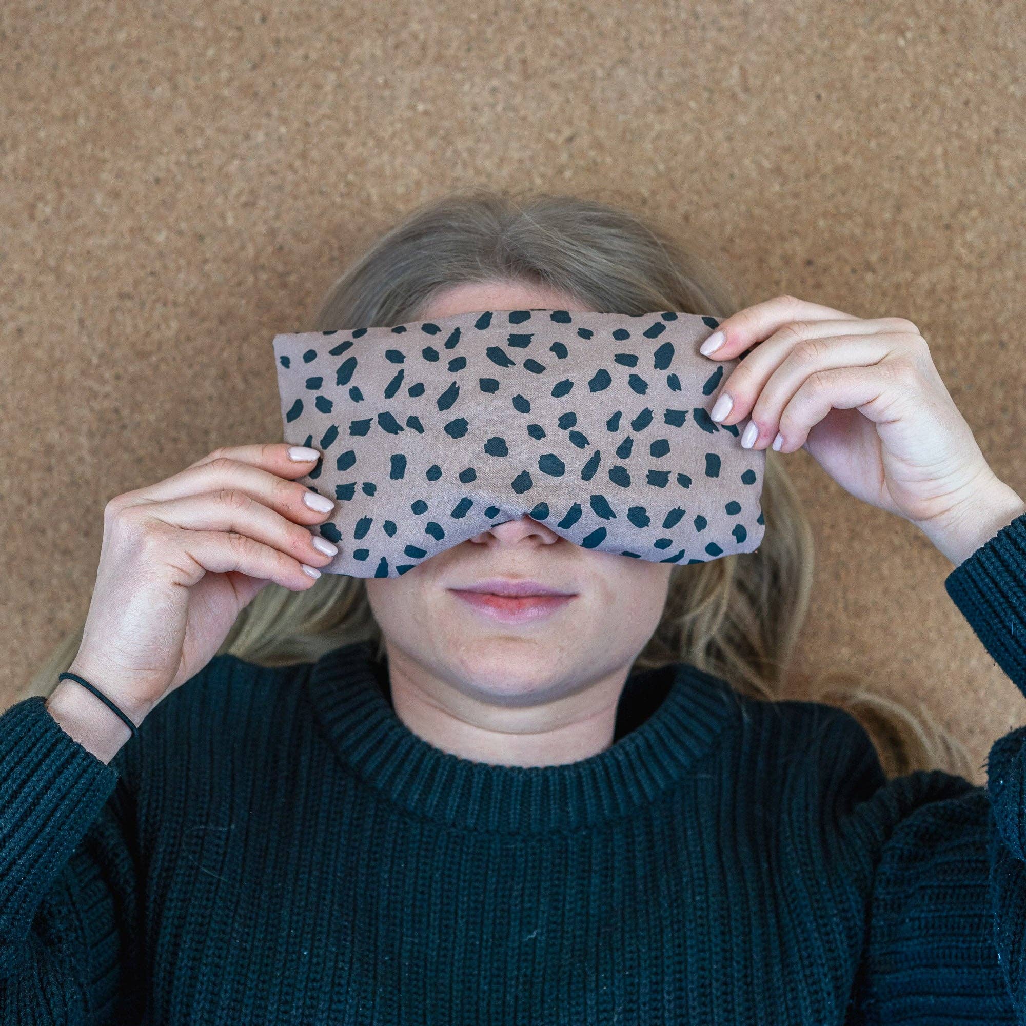 Tochter von Walter - Wholesale Sleep/Eye Mask - Eye pillow with organic spelt & organic lavender dots coffee5