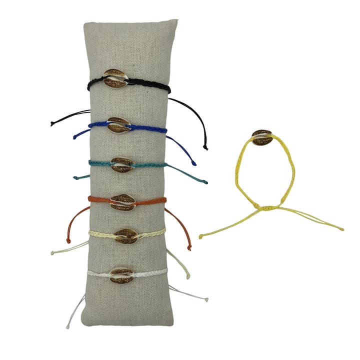 Bracciali in corda e conchiglia dorati, confezione da 35 per la vendita all'ingrosso da parte di Samba de roda