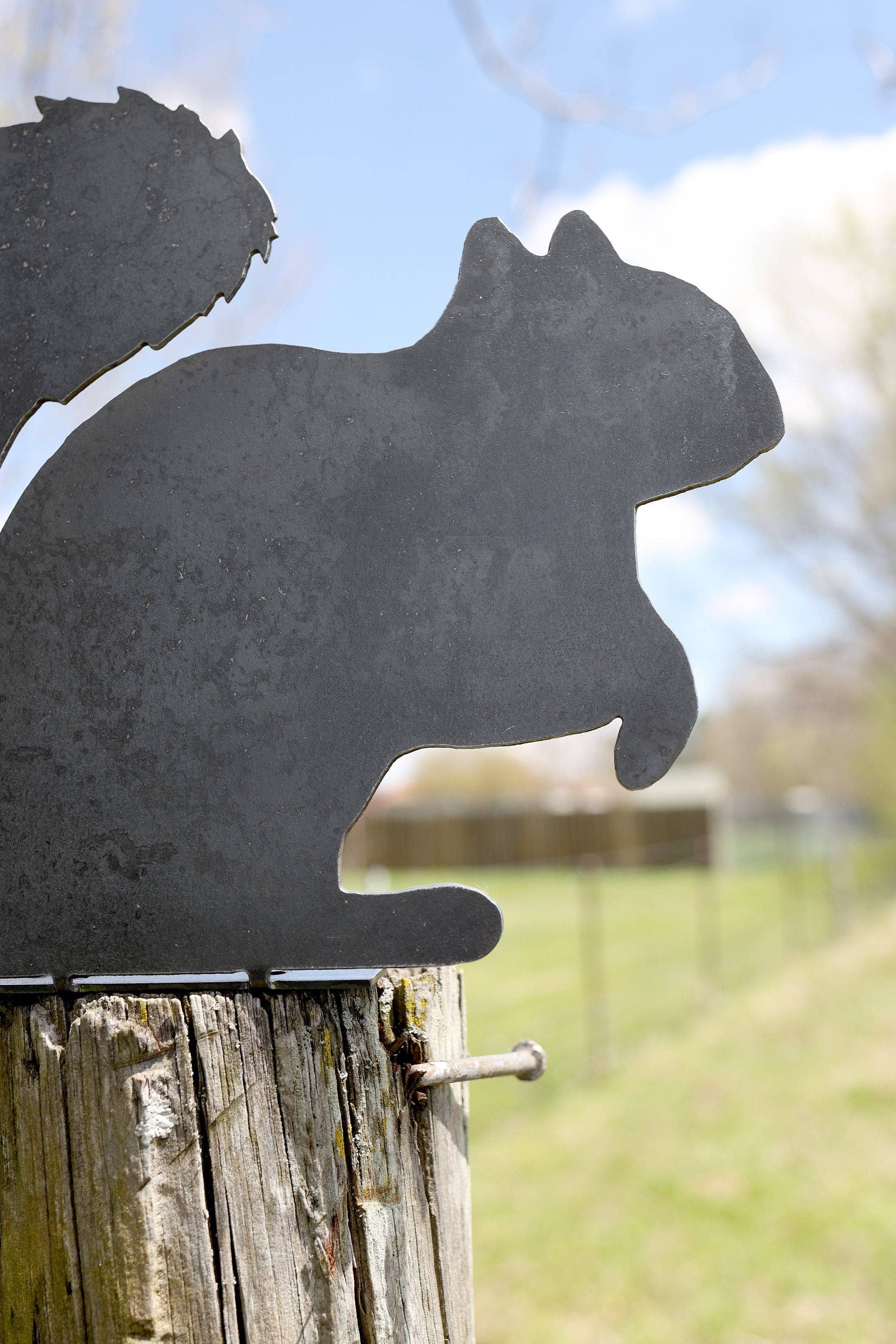 Highland Ridge  |  Handmade Home Decor - Wholesale Outdoor Ornament/Decor - Metal Squirrel Statue3