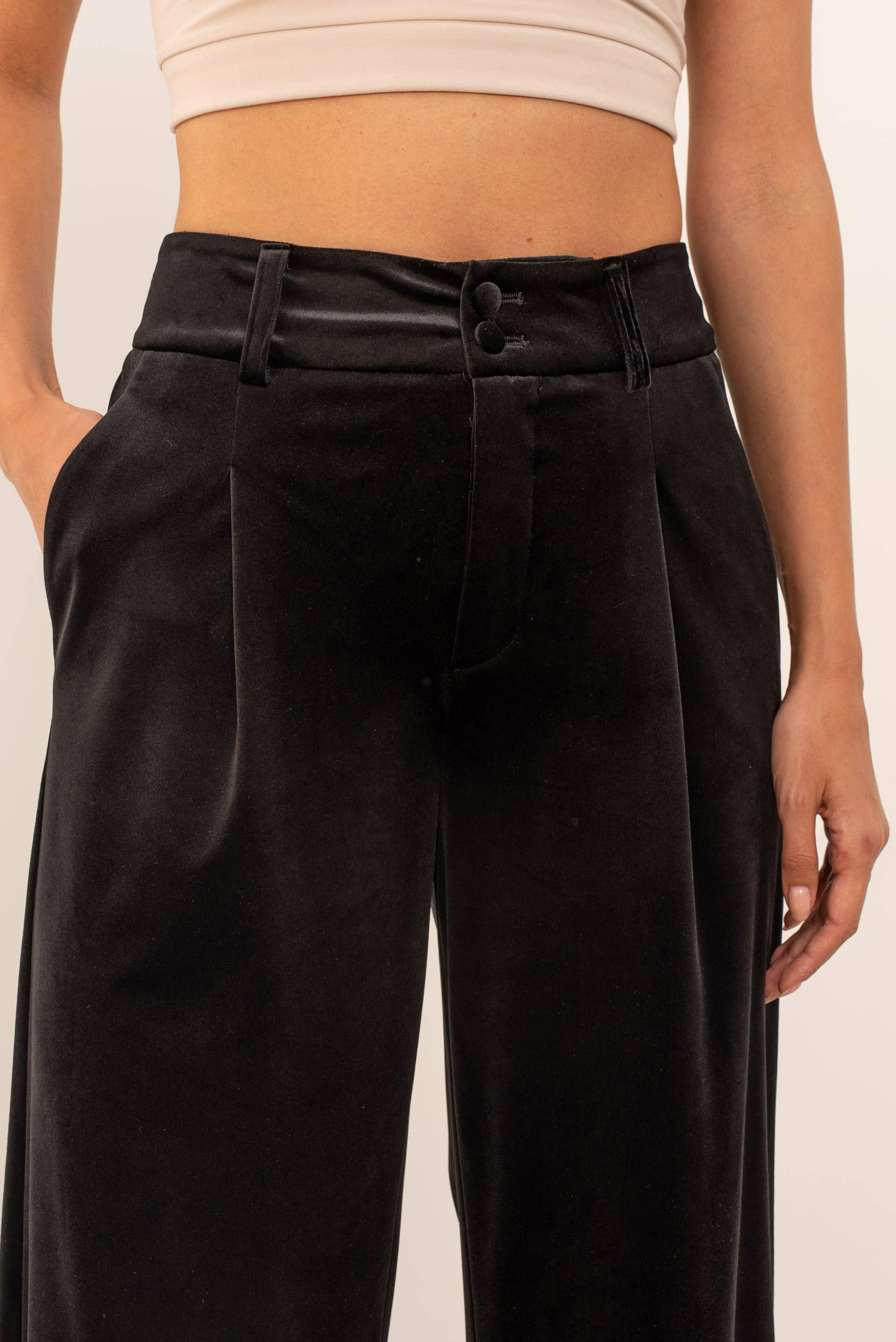 Attentif Paris - Wholesale Pants - Women's - Wide velvet and fluid pants with double button3