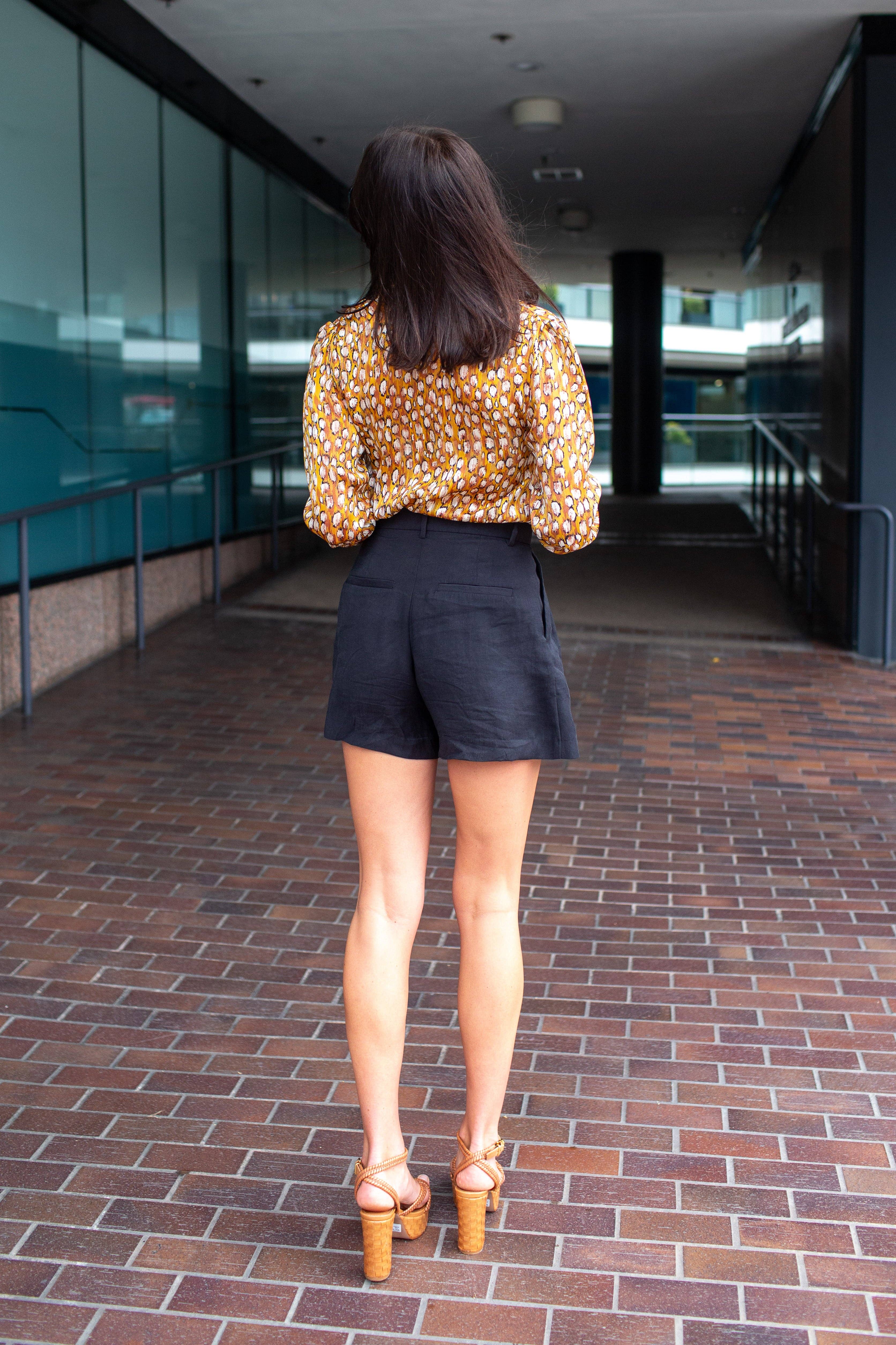 Jennafer Grace – Großhandel Bluse – Damen – Ozelot-Schimmer-Krawattenbluse4