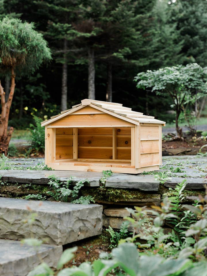 Large Outdoor Feeding Station for wholesale by UnderCover Pet Houses