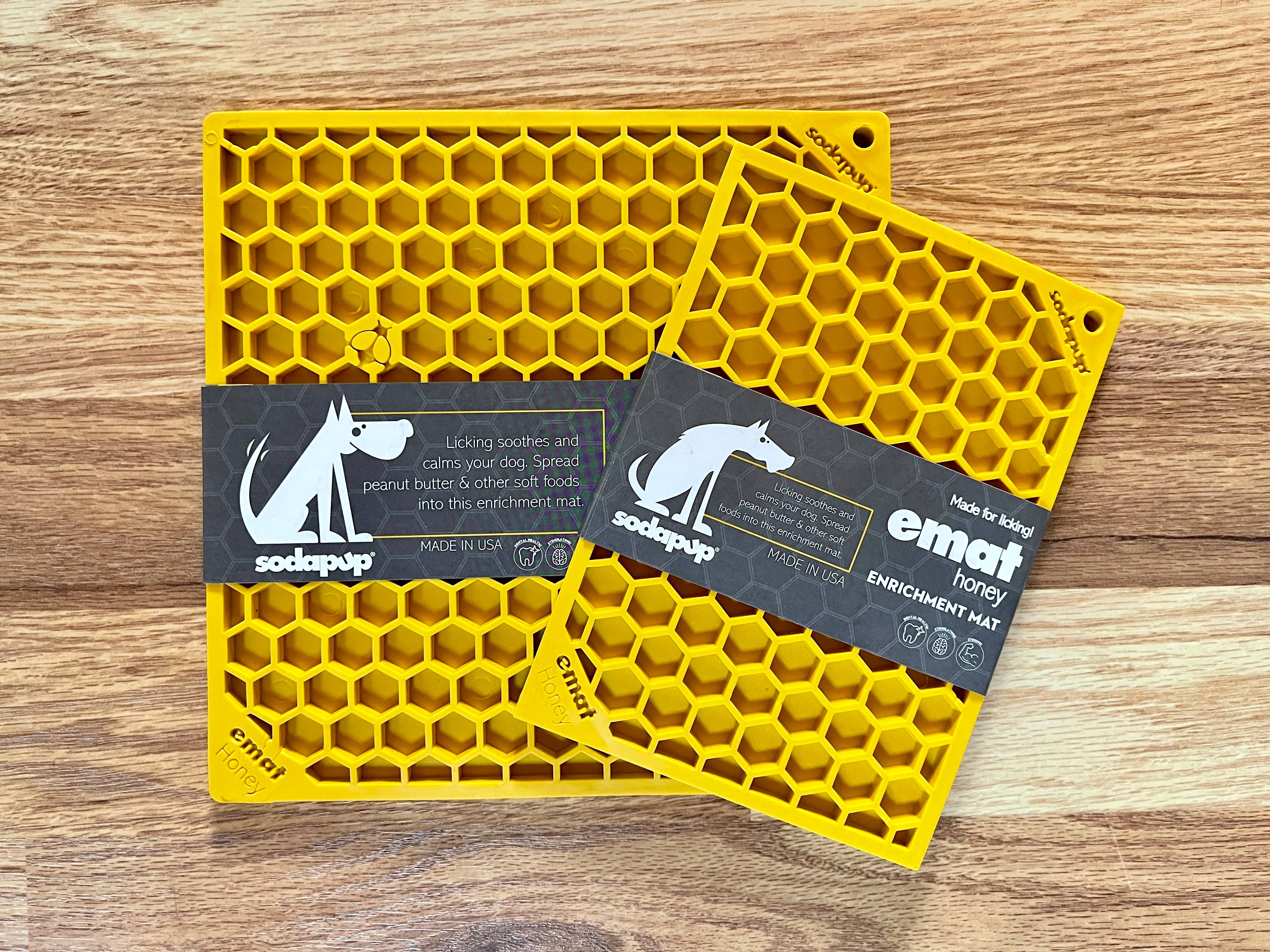 SodaPup Dog Toys – Engroshandel Madmåtte til kæledyr – hund – Honeycomb Design Emat Berigelse Slikke Mat - Gul - Larg1