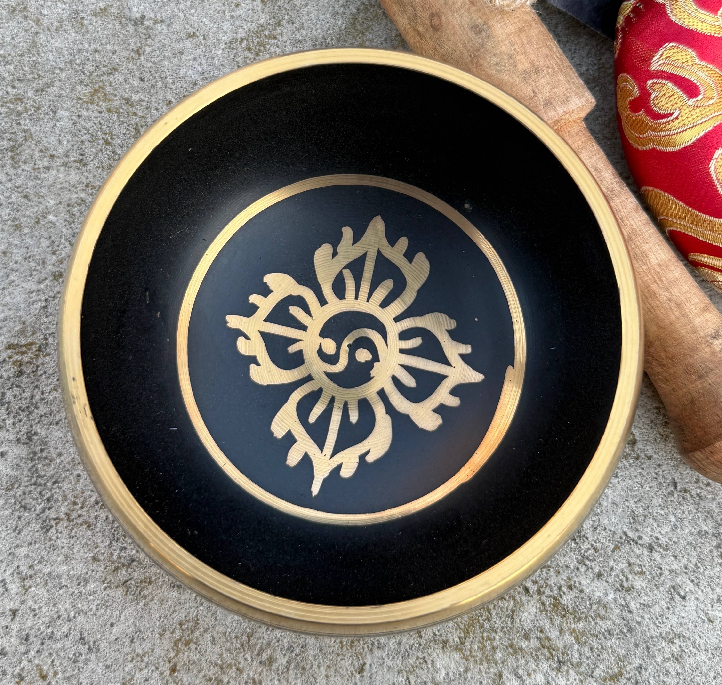 Lungta Imports - Wholesale Meditation Supplies - Tibetan Complete Singing Bowl Gift Box Set 8 Lucky Symbols 29