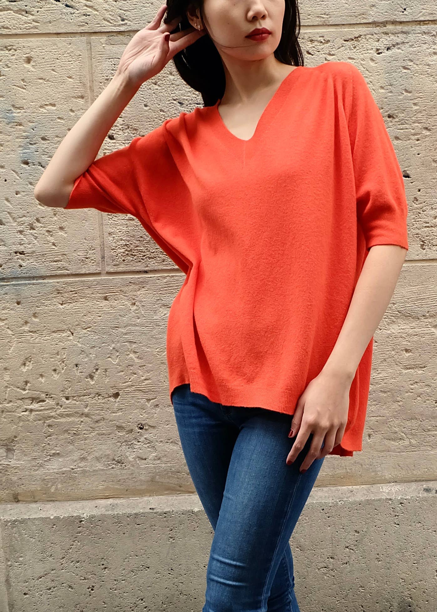 JULIA PARIS – wholesale Pullovertröja - Dam – Stickad tröja med korta ärmar och strukturerad V-ringning13