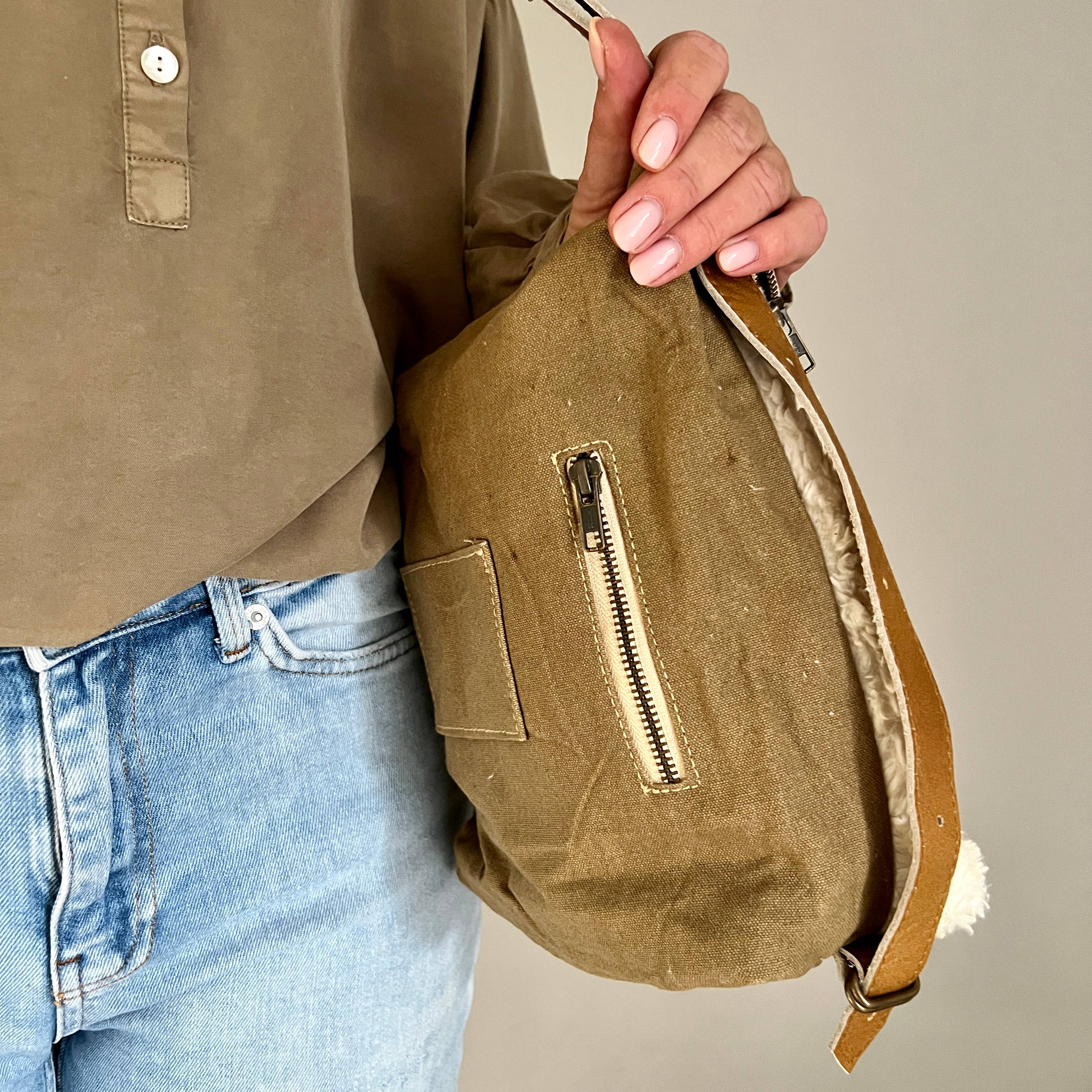 Liefe NL – Engroshandel Crossbodytaske - Dame – Teddy Midi - bomulds-teddy (mørk canvas)1