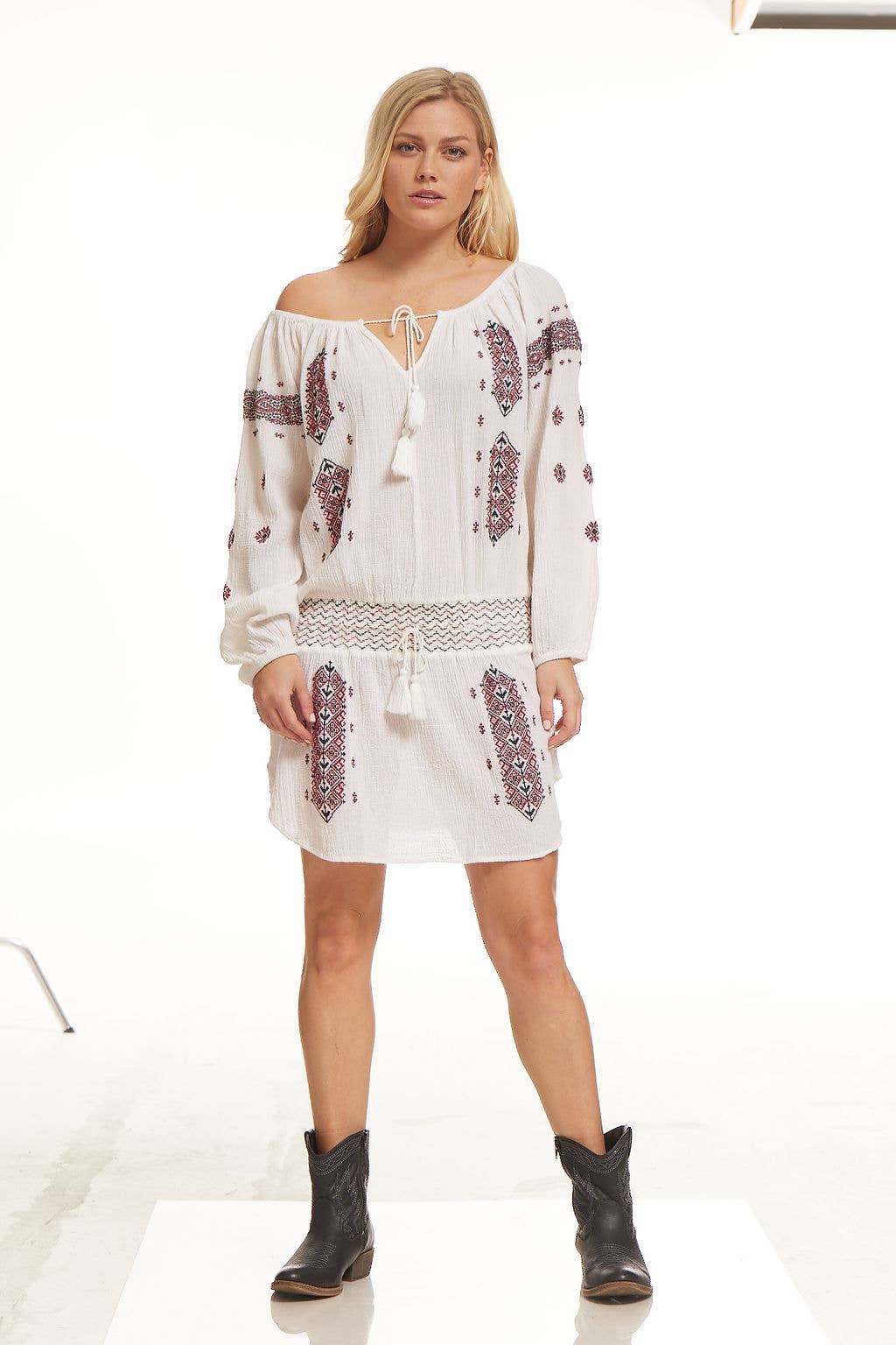 Blue Boheme - Vendita all'ingrosso Vestito - Donna - Abito corto o tunica ricamata Lisa naturale/rosso9