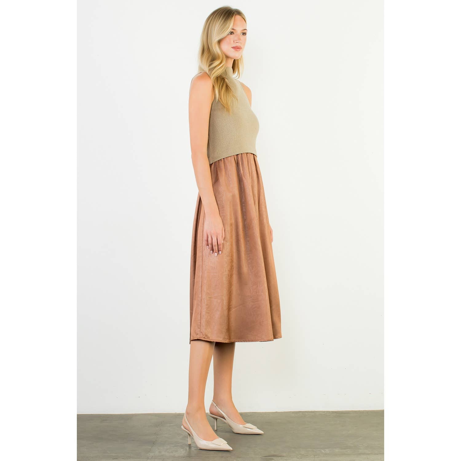 THML – Engroshandel Kjole - Dame – Ærmeløs Maxi Kjole i Blandede Materialer10