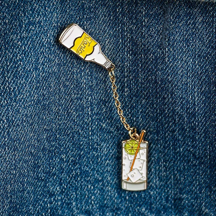 Love & Victory - Wholesale Lapel Pin/Button - Gin & Tonic Cocktail Pin1