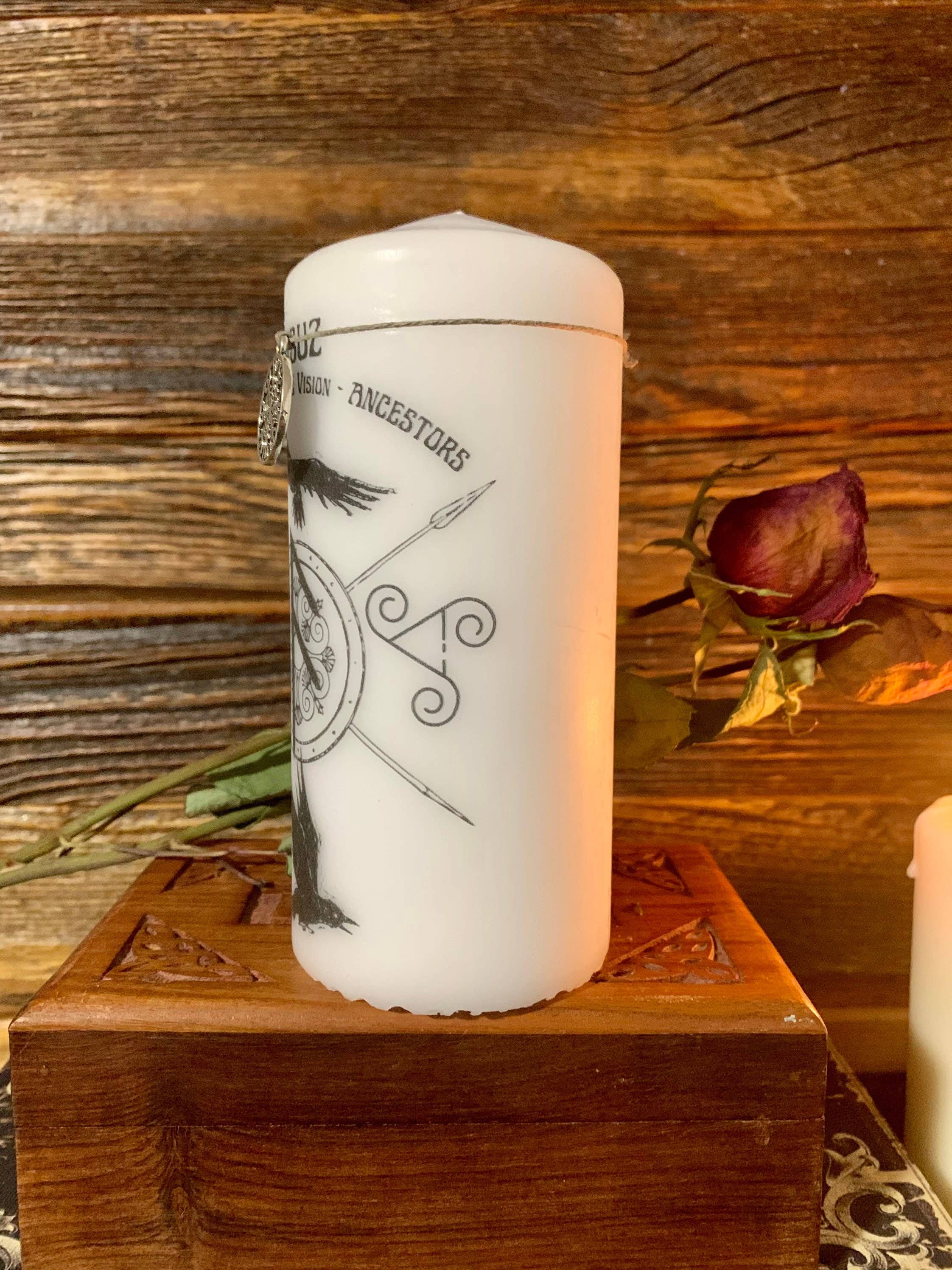 Krimson Canvas - Vente Bougies piliers - Bougie décorative Ansuz Rune Pillar2