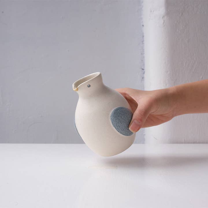wagumi - Wholesale Decorative jar - Bird Design Tokkuri Sake Vessel by Monika Furuya4