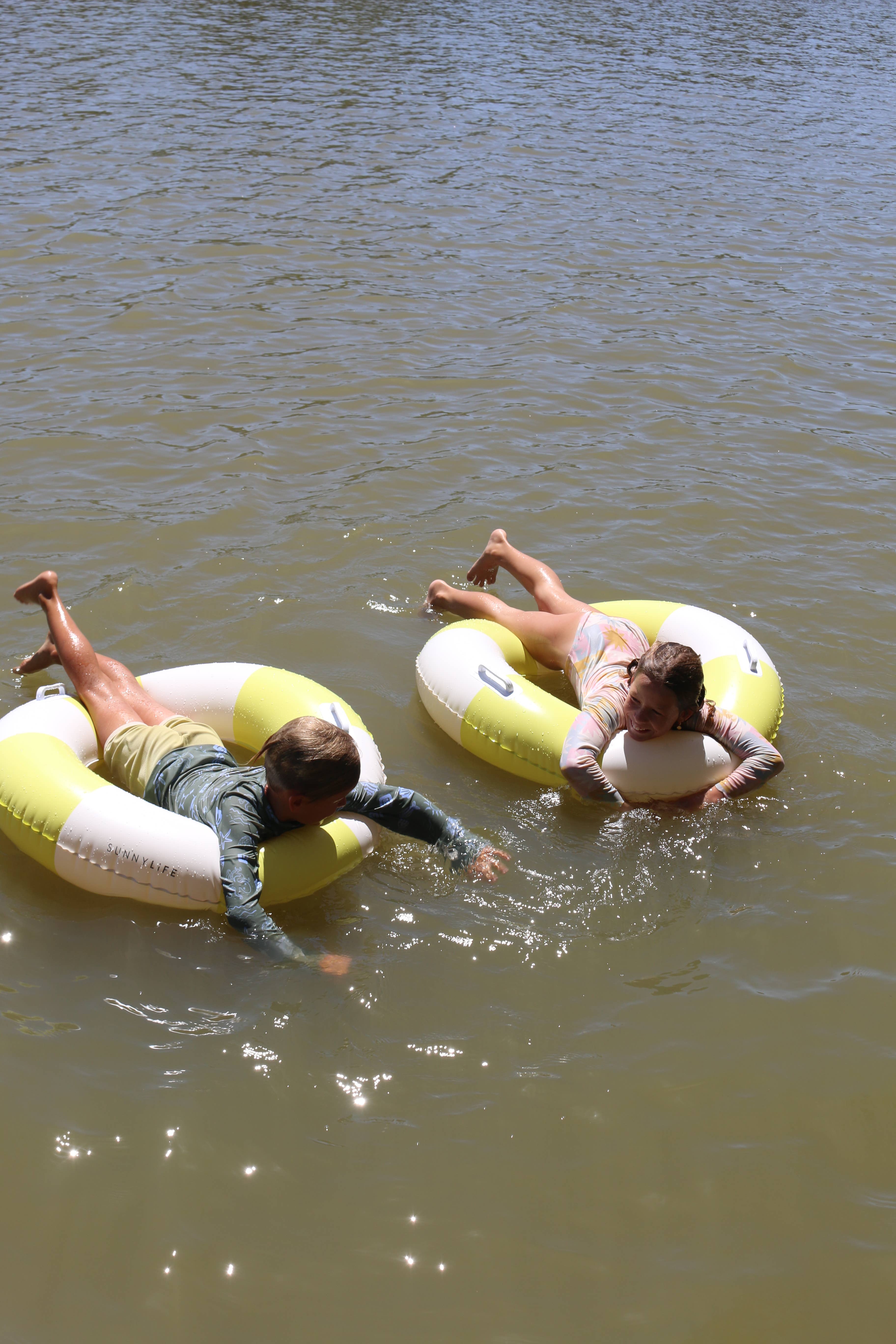 SUNNYLIFE - Vente Jeu gonflable - Bouée piscine fine "Tides Out Citrus Stripe"6