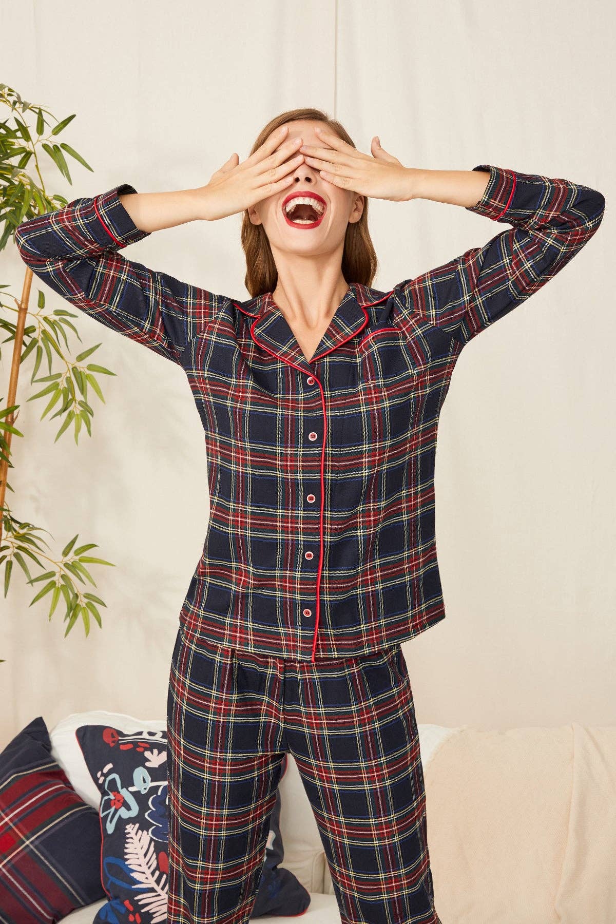 ENNA MODA – wholesale Sleepwear set – Women's – EXCLUSIVE EDITION PLAID DESIGN FRONT BUTTONED CHRISTMAS PYJA7