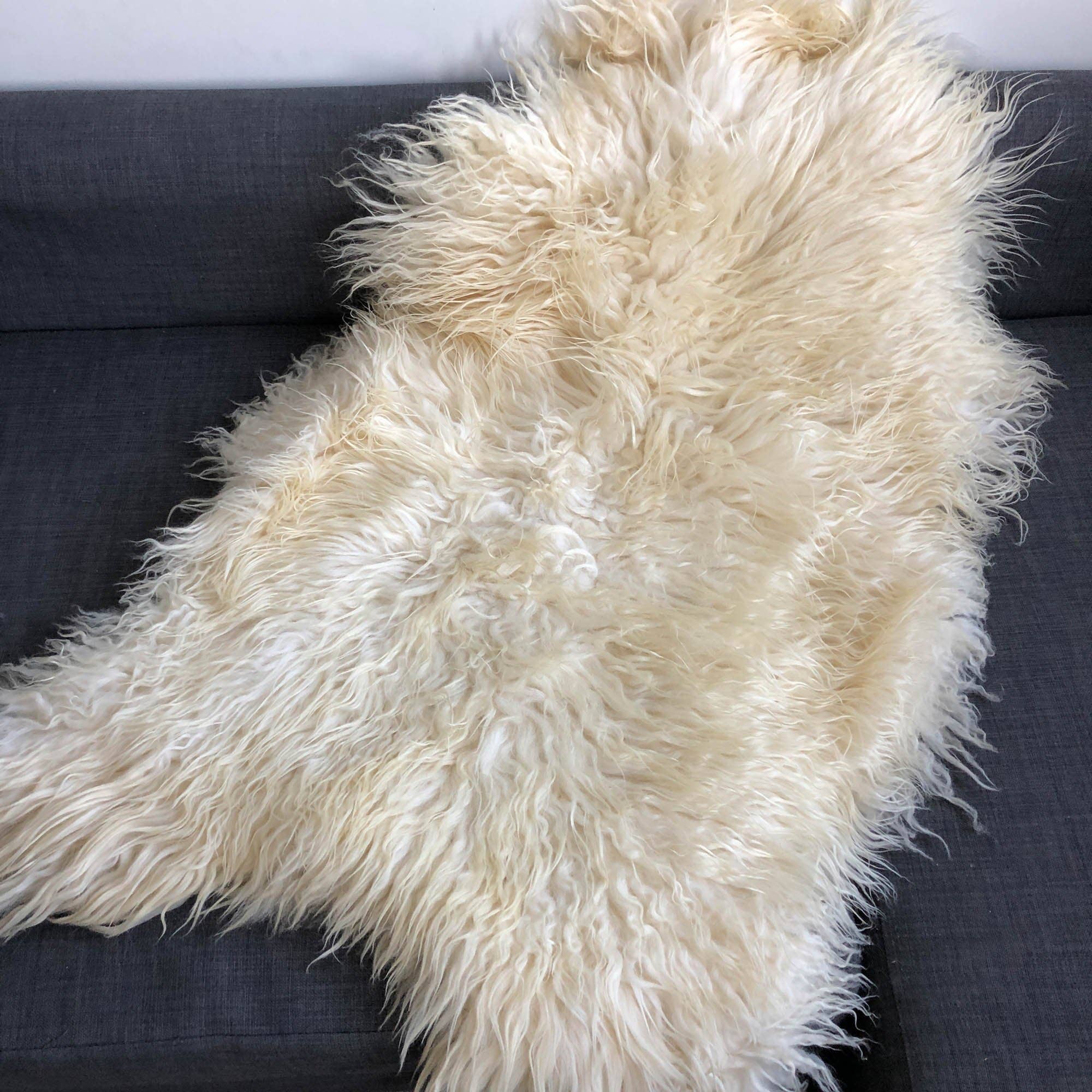 Wildash London - Wholesale Area Rug - Icelandic Curly White Sheepskin Rug 100%5