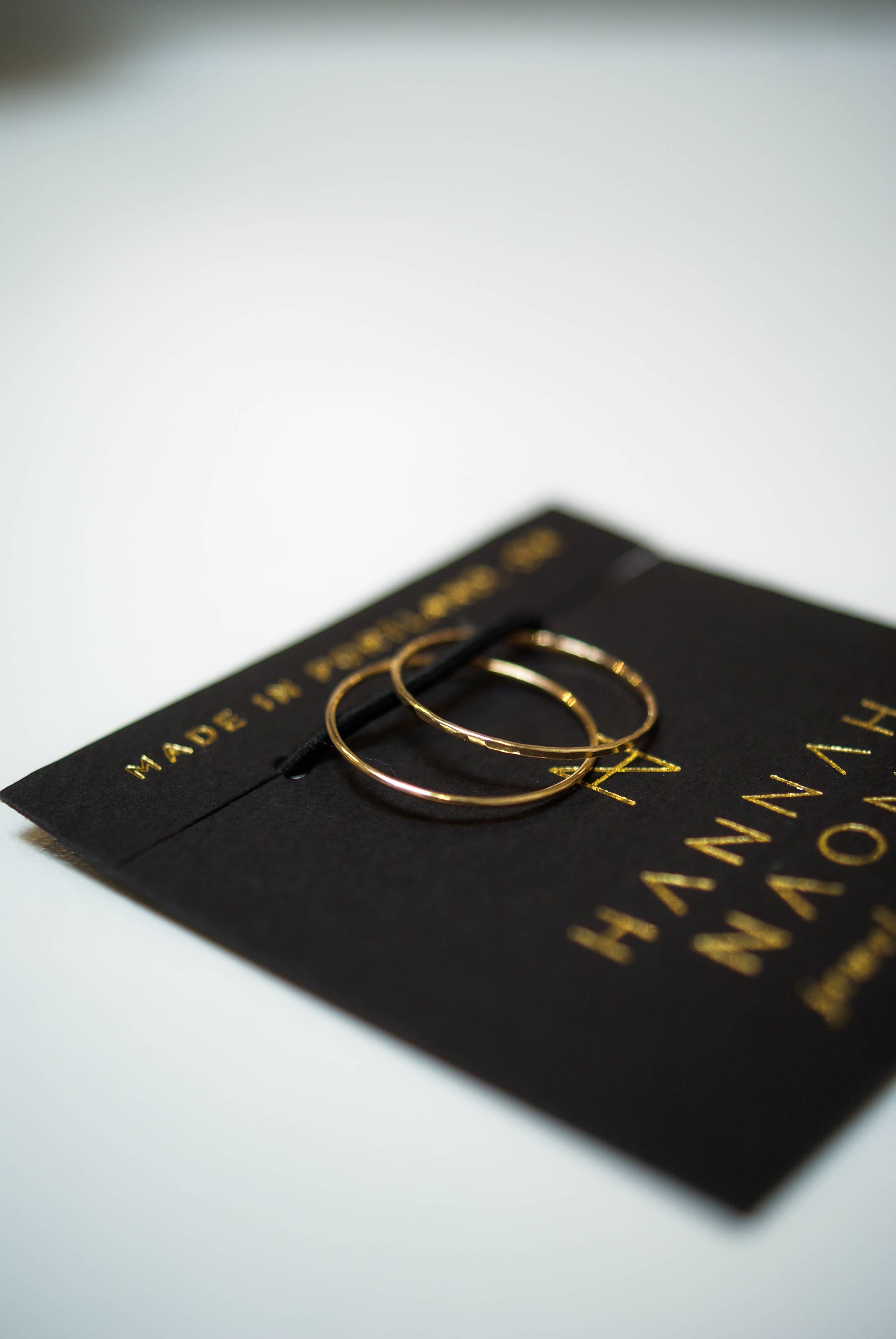 Hannah Naomi - Vendita all'ingrosso Anello midi/a fascia - Anello impilabile ultra sottile, con riempimento in oro 14 carati.15