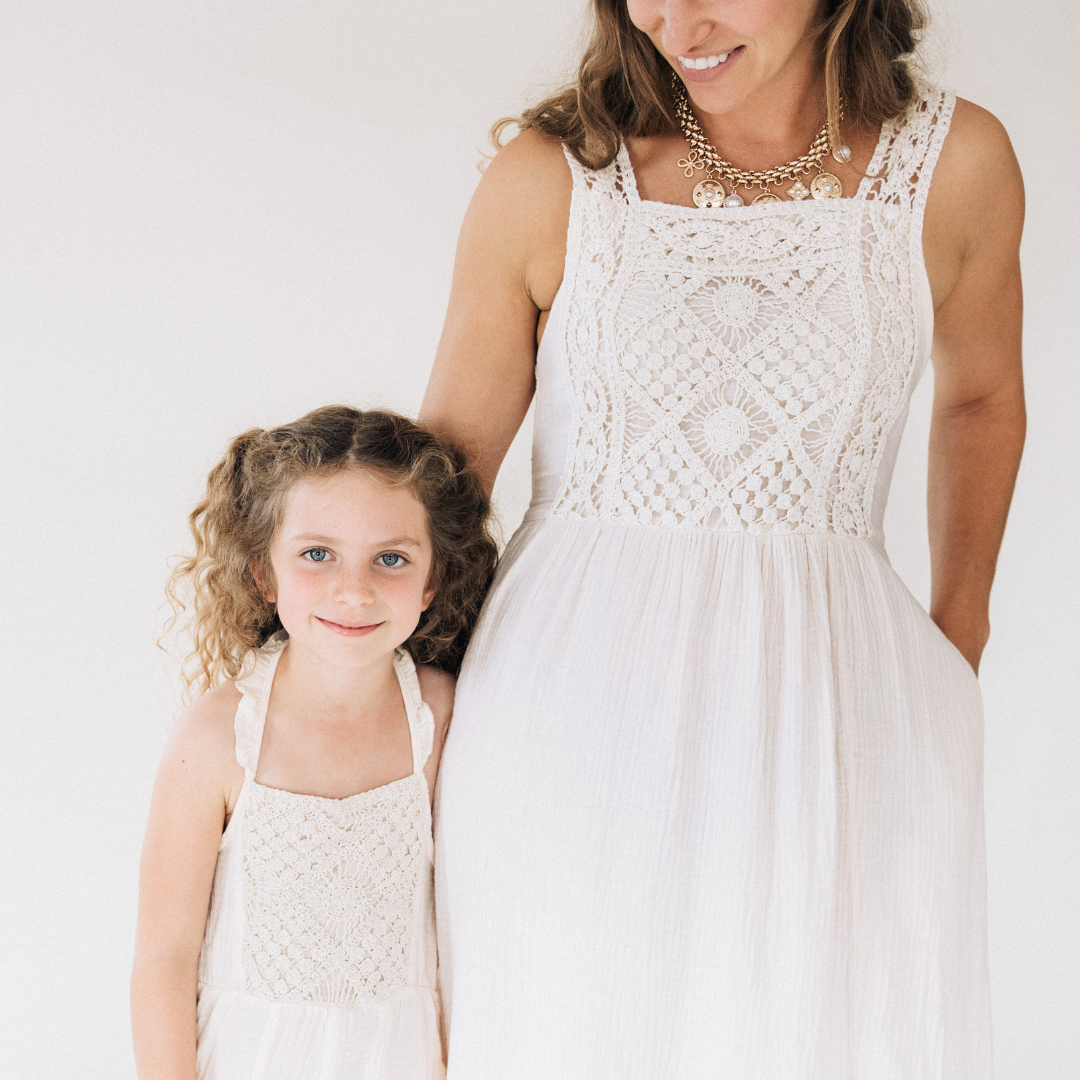 HAHA MAMA Clothing - Venta al por mayor Conjunto de mamá y bebé - Mono de ganchillo blanco suave - Niño2