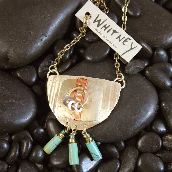 Whitney Designs Ltd. - Vendita all'ingrosso Collana con ciondolo/pendaglio - Collana Wrappings Turq in rame e ottone