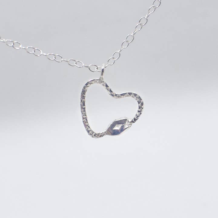Collier Heartoboros pour la vente par House Of Snakes