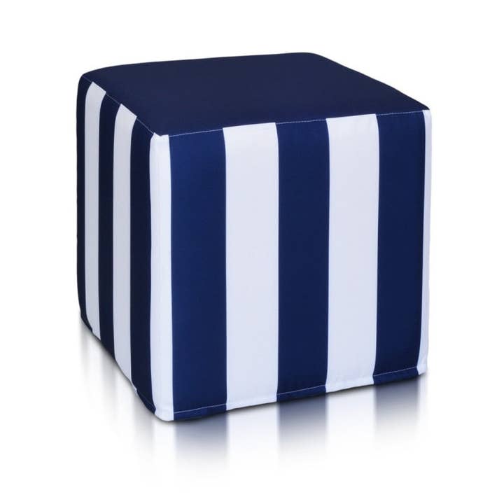 Pufmania – wholesale Sittpuff – Marinmönstrad Styv Kubpuff