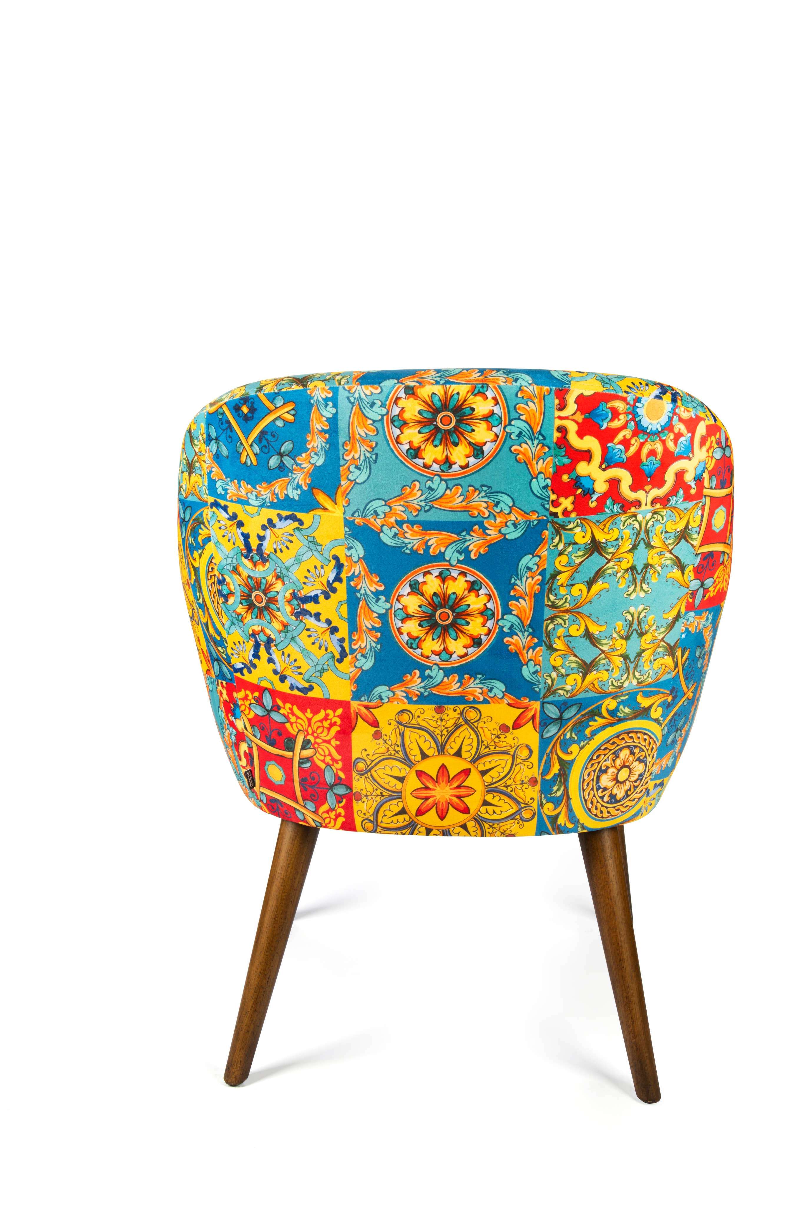 Bergamaschi & Vimercati S.p.a. - Wholesale Chair - Trinacria armchair in velvet-effect polyester and plywood – 70x65x83 cm3