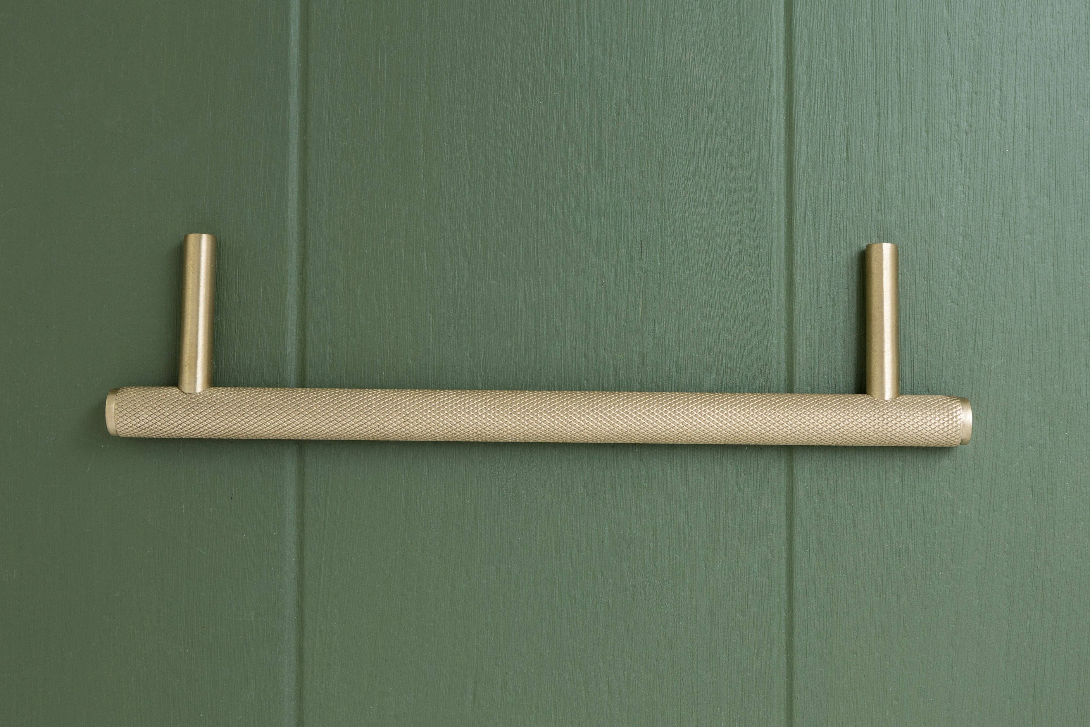 Brass bee - Wholesale Knob/pull - APIDAE Solid Brass Knurled Pull Handles & Knobs - Satin Bras0