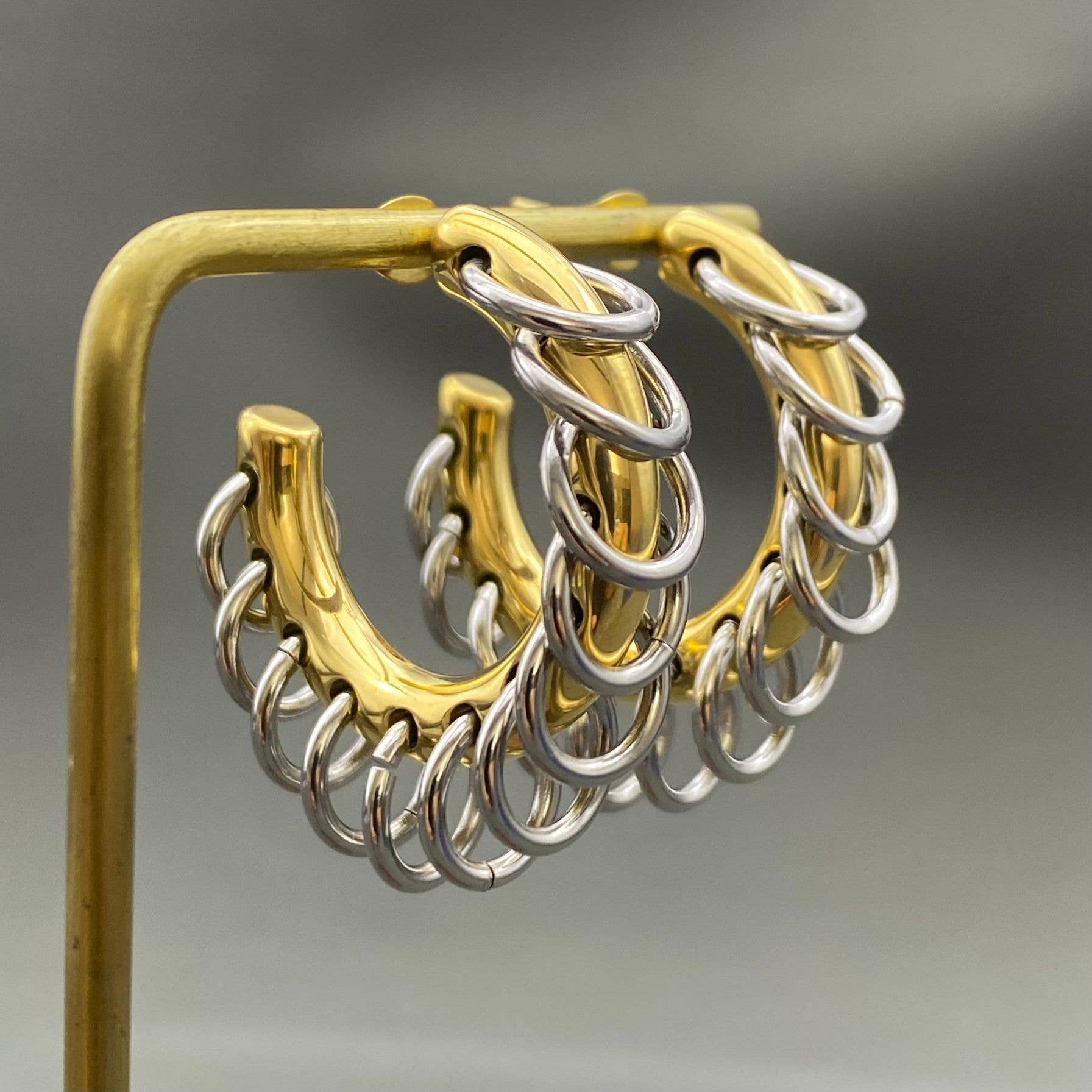 Mio Queena - Wholesale Hoop Earrings - Two-tone Ring Finge 18K Golden SS C- Shaped Earrings - FGS0