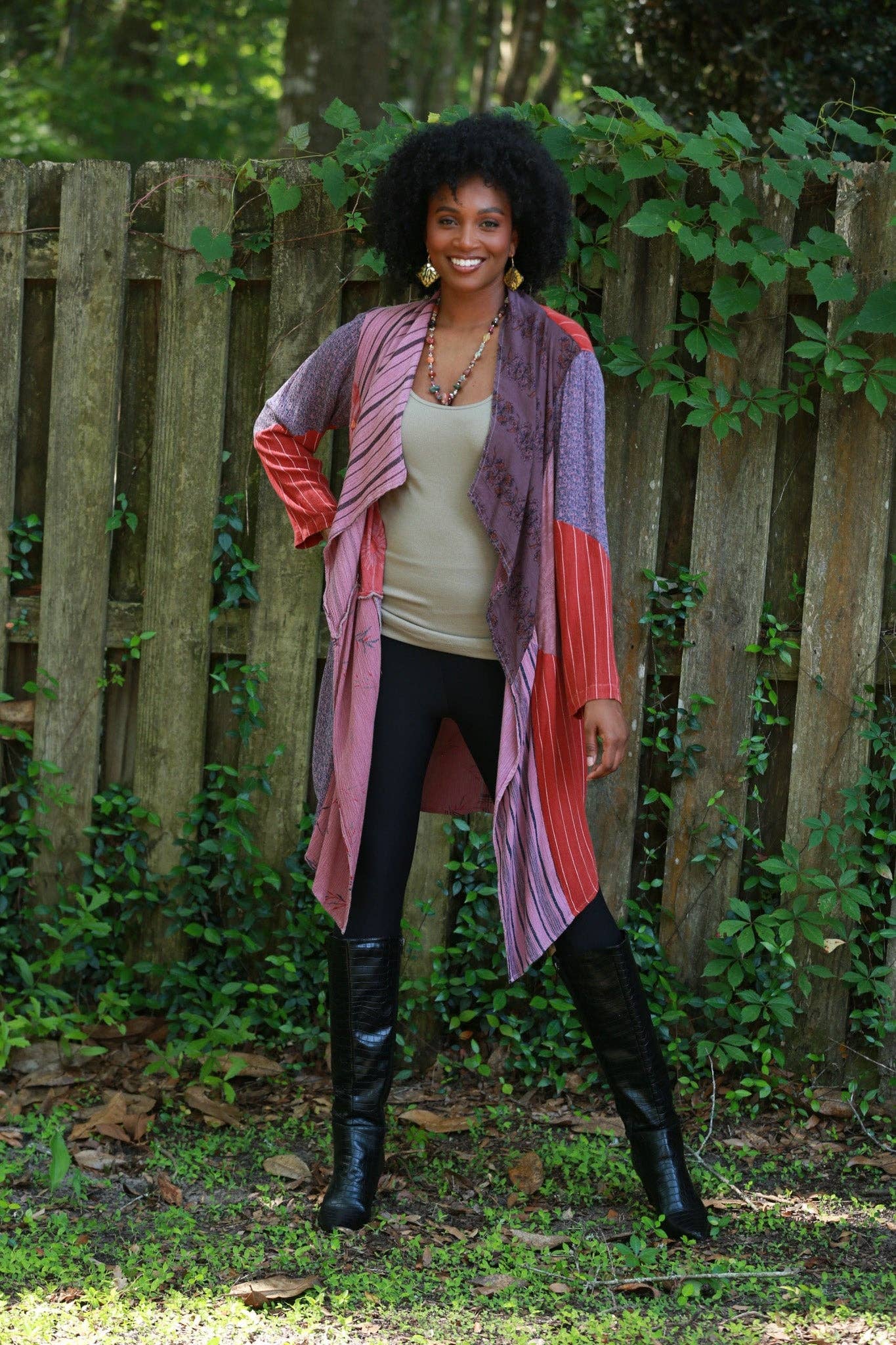 Sacred Threads - Vente Cardigan – femme - Cardigan Rustique Patchwork Prune (Rêve Tissé Sauvage)1