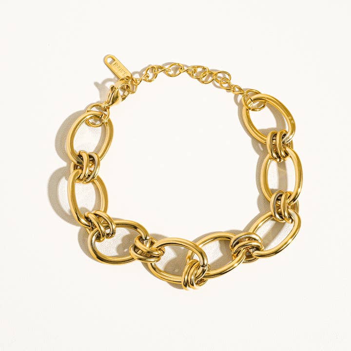 Tila 18K Gold Non-Tarnish Bold Chain Bracelet and other Purchase Wholesale kod til private. Free Returns & Net 60 Terms on Faire trending on Faire.