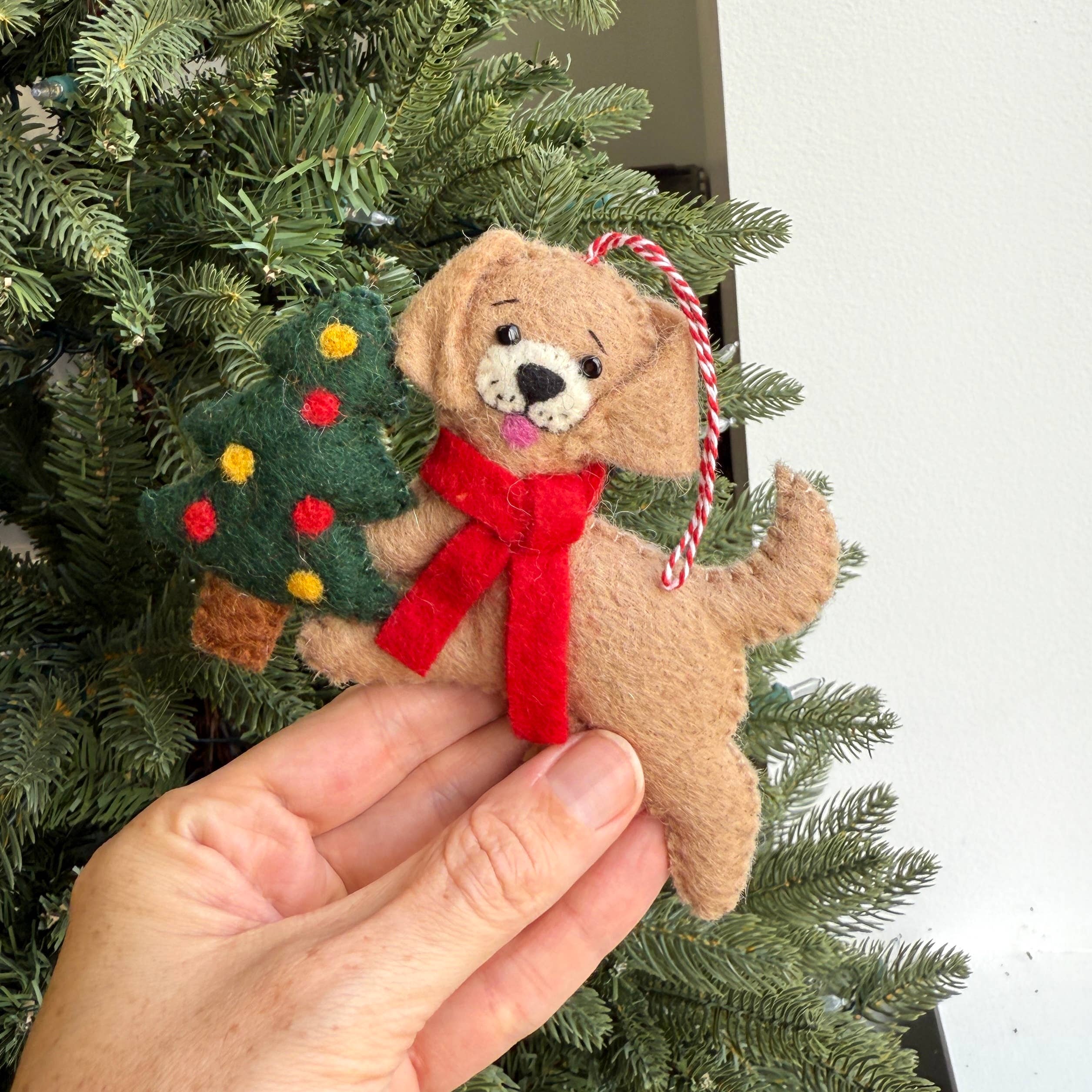 Ornaments 4 Orphans - Vente Objets de décoration - Ornement de Noël en feutre de laine avec chien et arbre2