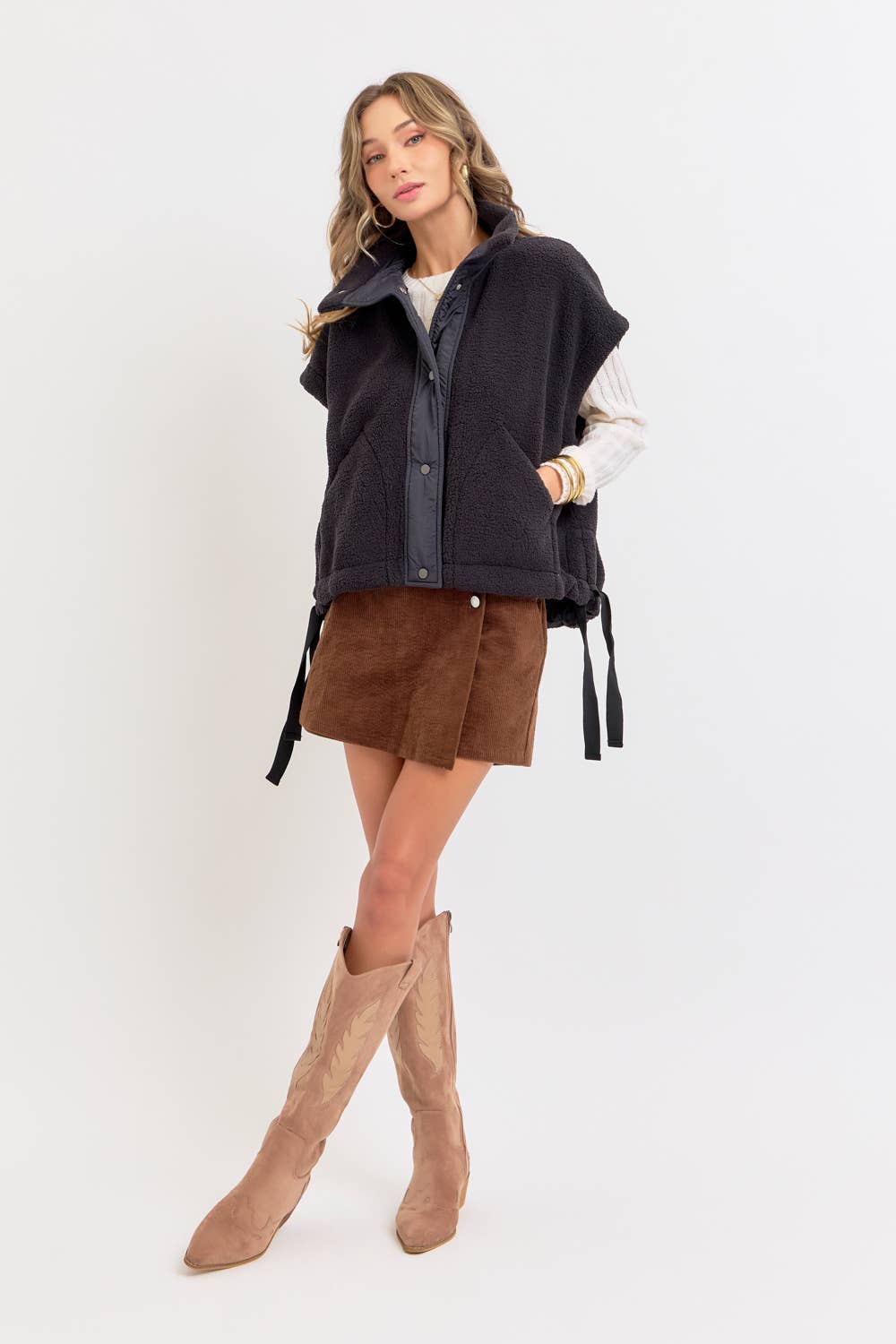 Sweet Lovely by Jen - Wholesale Outerwear Vest - Women's - OVERSIZED FLEECE VEST26