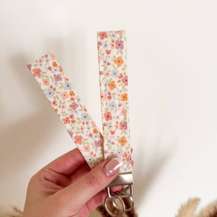 Peachy Daze Boutique - Wholesale Keychain - Women's - Peachy Petals Keychain Wristlet2