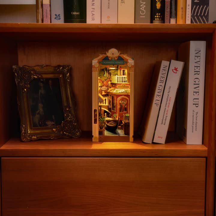 Magnote - Wholesale DIY Craft Kit - Rolife Romantic Venice DIY Book Nook Kit4