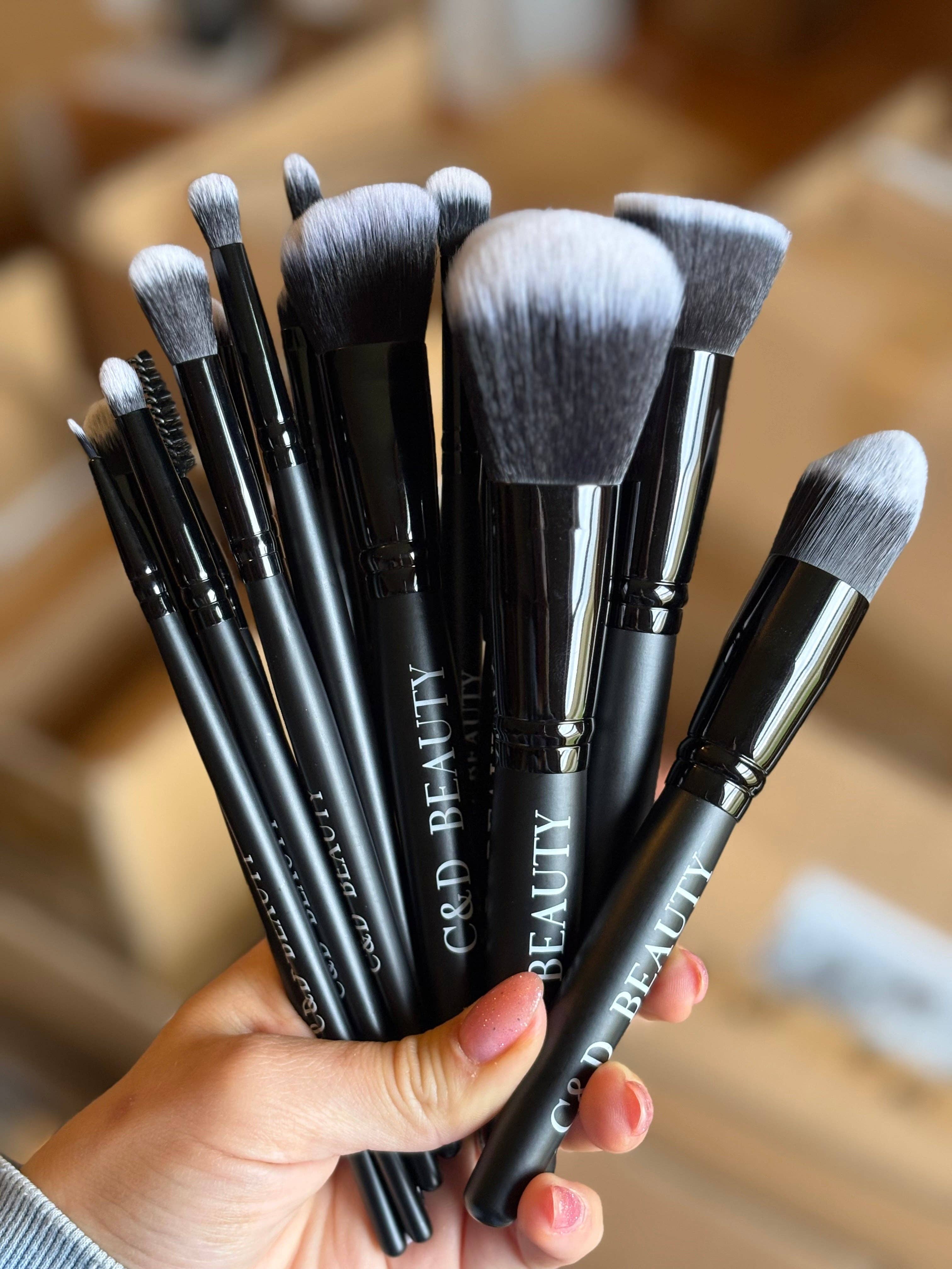 C & D Beauty LLC. - Wholesale Makeup Brush Set - Makeup Brush Set4