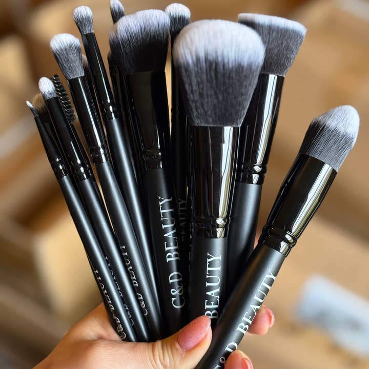 C & D Beauty LLC. - Wholesale Makeup Brush Set - Makeup Brush Set4