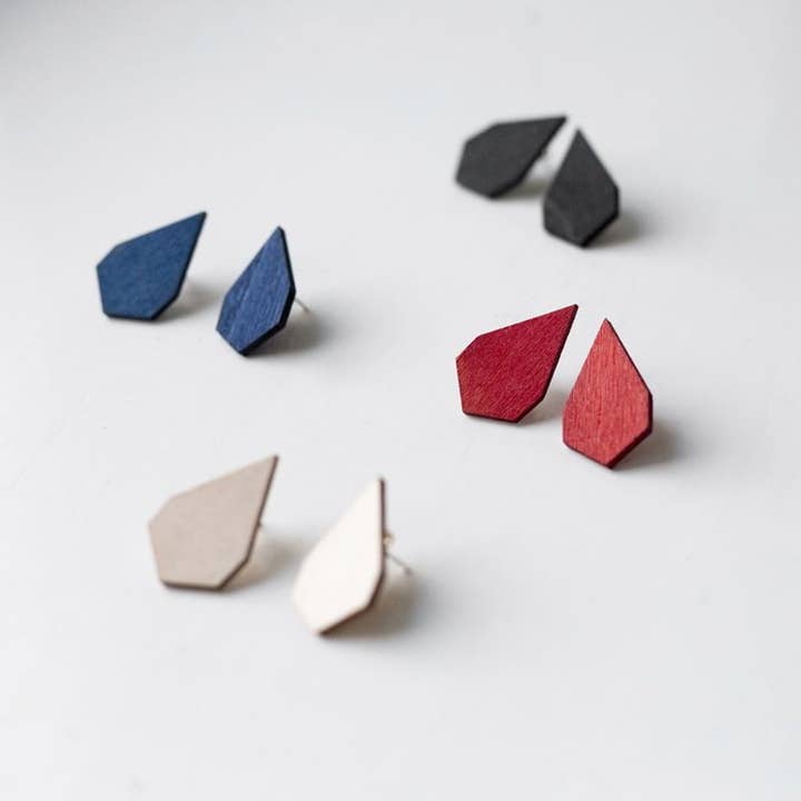 Valona - Wholesale Dangle Earrings - Pilke drop earrings4