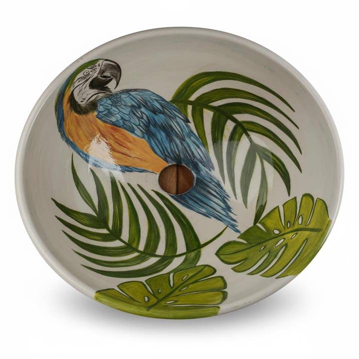 Lavabo en céramique peint à la main avec perroquet tropical pour la vente par ALFIQ Copper