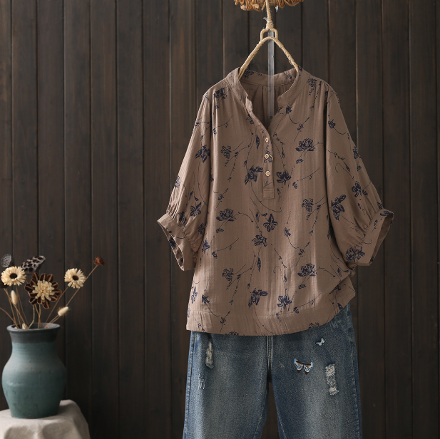 Whisper Mint – wholesale Blus - Dam – Damblus i bomullsgas med V-ringning och tryck8