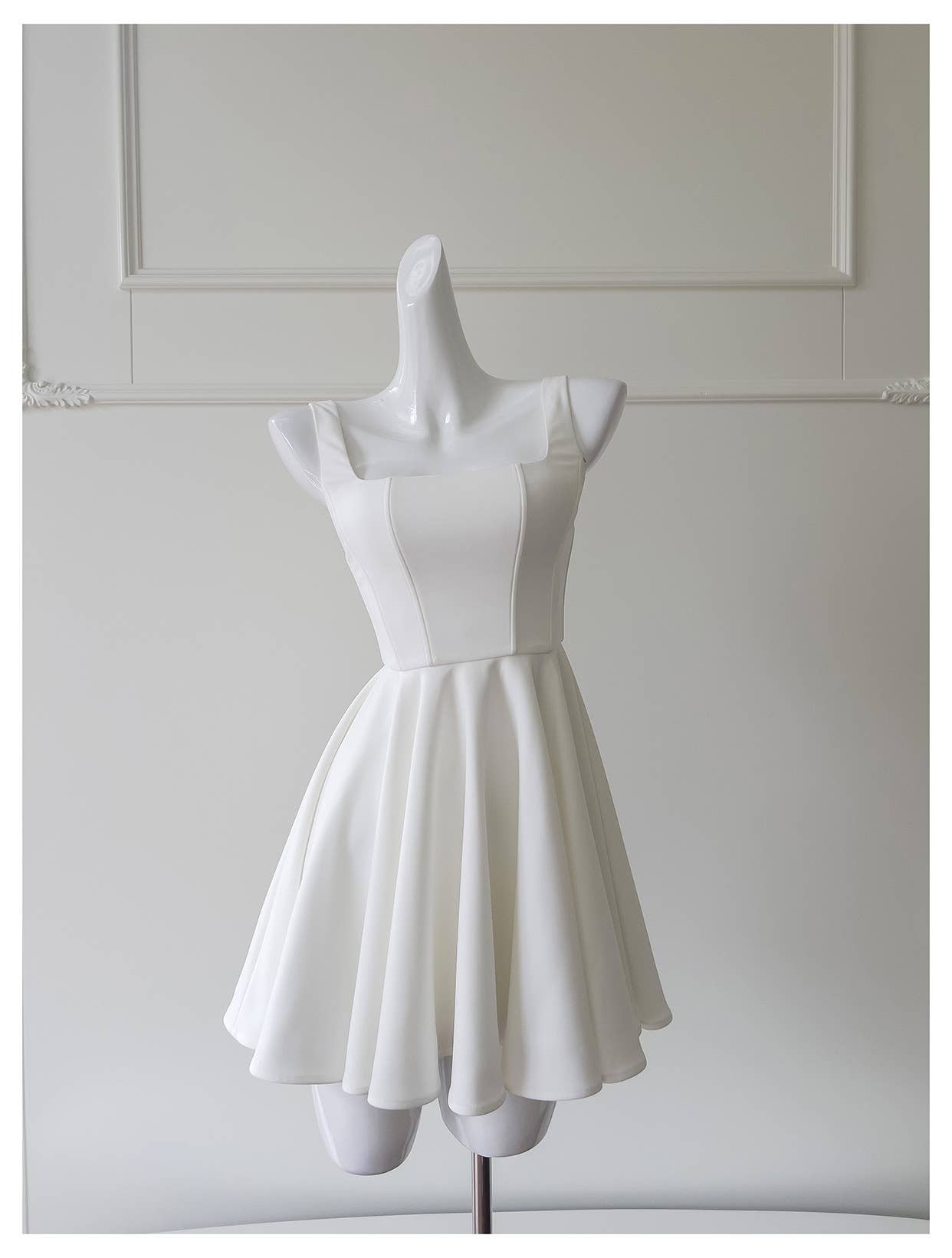 Amourique – Engroshandel Kjole - Dame – Amourique couture minikjole med elfenbensstor sløjfe3