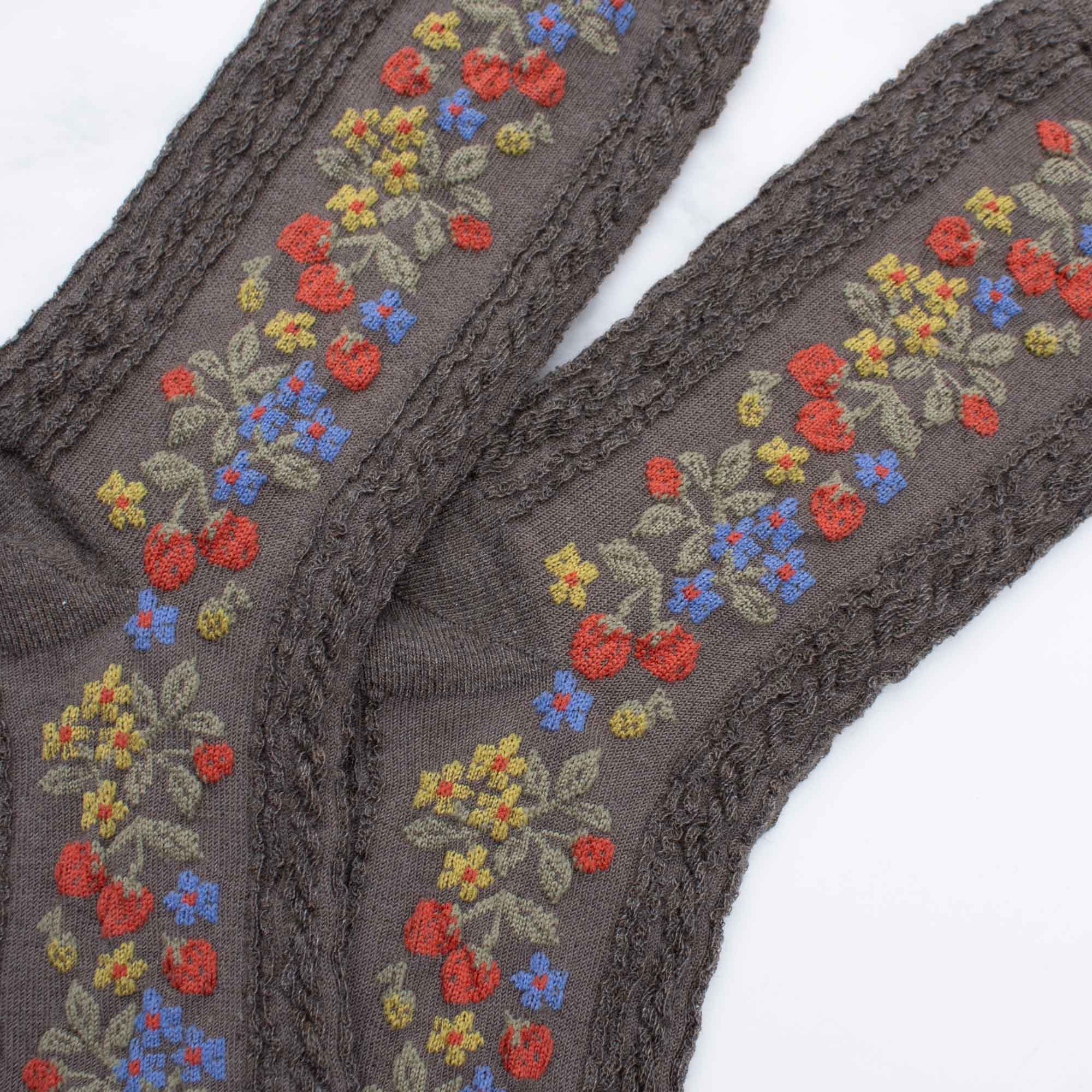 Tiepology – Großhandel Socken – Damen – Vintage-Socken mit Erdbeermotiv7