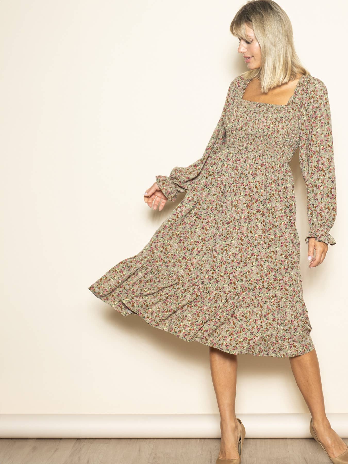 Elloh Collection - Wholesale Dress - Women's - Long Sleeve Velvet Back Tie Floral Midi Dress with Pockets3