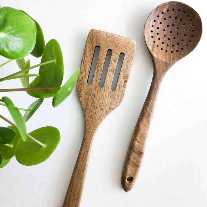Smile Boutiques - Wholesale Kitchen Utensil Set - Natural Acacia Wood Kitchen Utensil Set