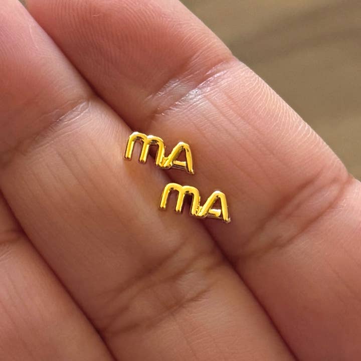 Ma Studs för wholesale av Namaste Jewelry