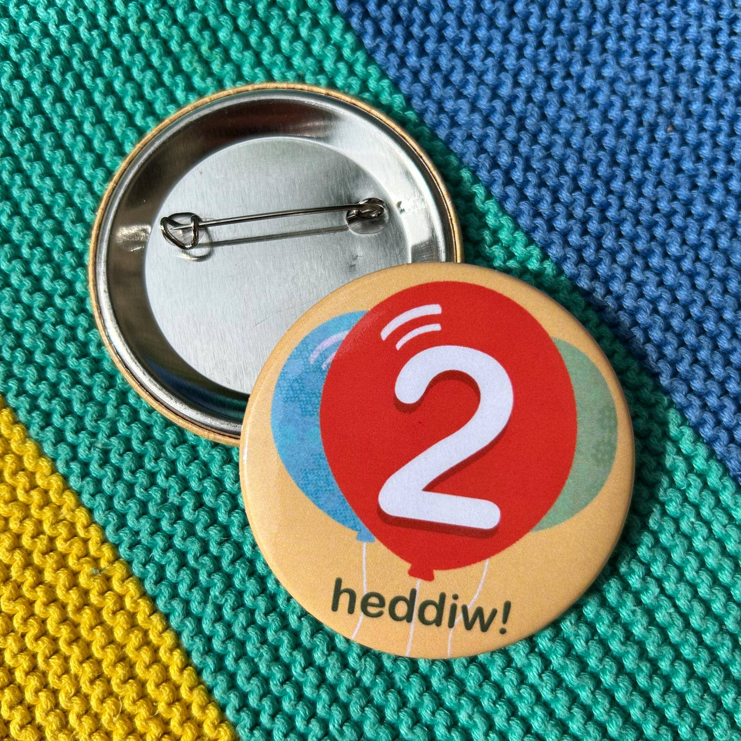 The Welsh Gift Shop - Wholesale Lapel Pin/Button - Badge / Pin  - Penbwlydd Hapus! Happy Birthday! Choose Age1