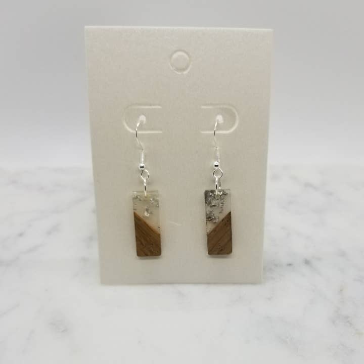 Kleine Harz-Ohrringe für den Großhandel von Elle Brands LLC