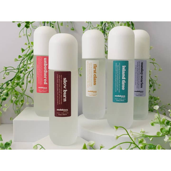 brume d'ambiance + corps - parfum sans danger pour la peau - linge et oreillers pour la vente par meltdown studio