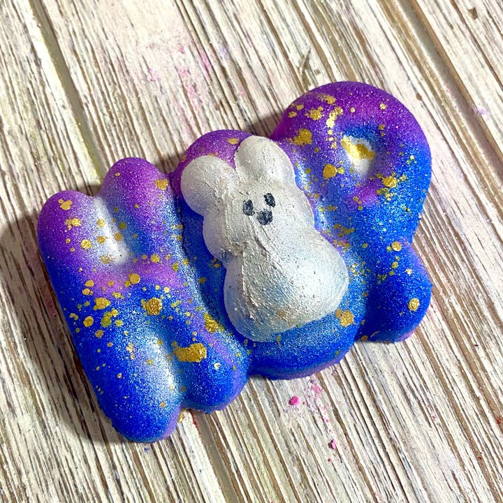 Hoppy Easter Bath Bomb for wholesale by Fizz Soakery